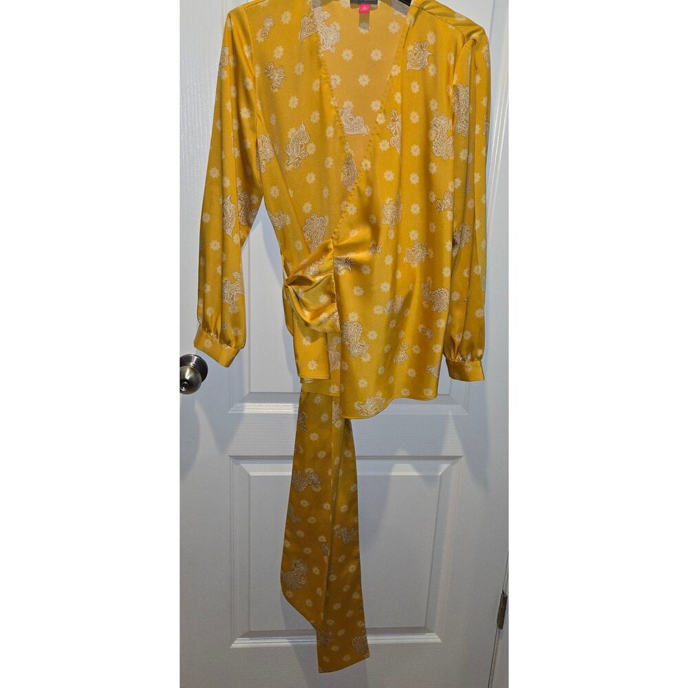 2 Vince Camuto wrap shirts sz M gold & cream